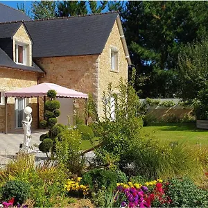 Les Centauris Bed & Breakfast Pléguien